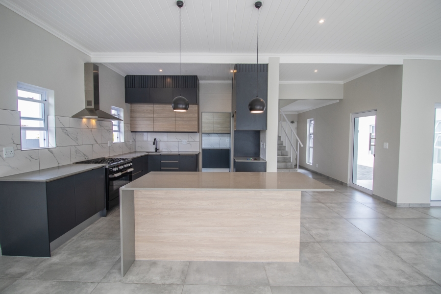 4 Bedroom Property for Sale in Yzerfontein Western Cape